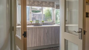 Unclassified image, 5 of 27, button - Cosy Cottage Near Scenic Walks and Country pub (Penrith)