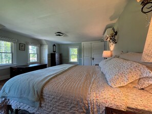 4 bedrooms, WiFi, bed sheets