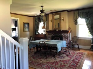 Dining - SUNSET POINT FARM - Gracious Country Farm on the Chesapeake Bay - 75 Acres (Belle Haven)