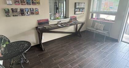 Pine Mountain Inn - Minutes from the Laurel Cove and Bell Theatre music venues!