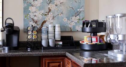 Pine Mountain Inn - Minutes from the Laurel Cove and Bell Theatre music venues!