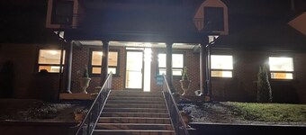 Pine Mountain Inn - Minutes from the Laurel Cove and Bell Theatre music venues!