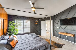 3 habitaciones, tabla de planchar con plancha, internet y ropa de cama 