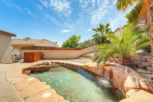 Las Vegas Home w/ Private Pool - Close to Casinos!