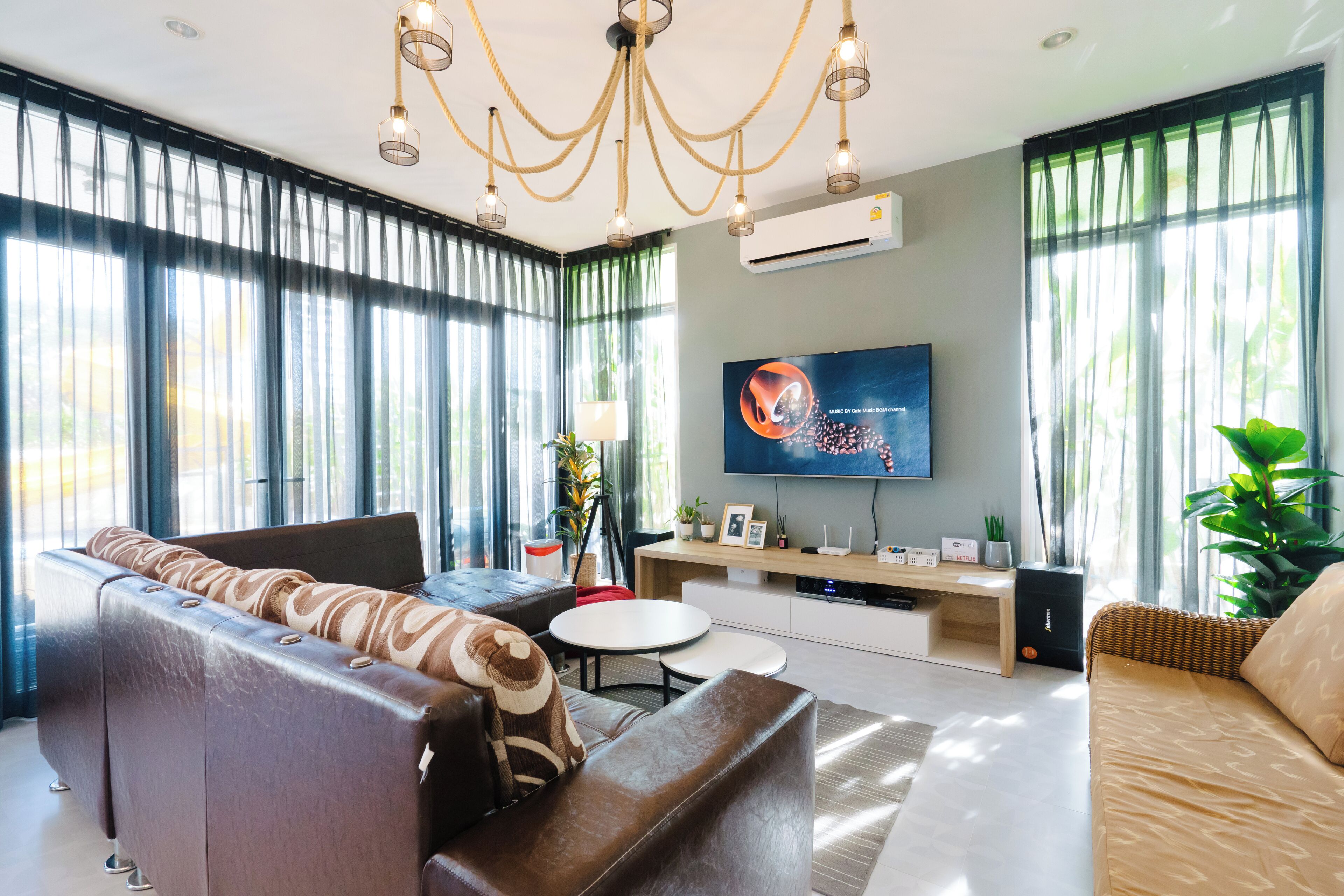 Smart-tv och en stereo