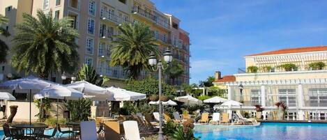 Signature Apartment | Pool | Indoor pool, outdoor pool