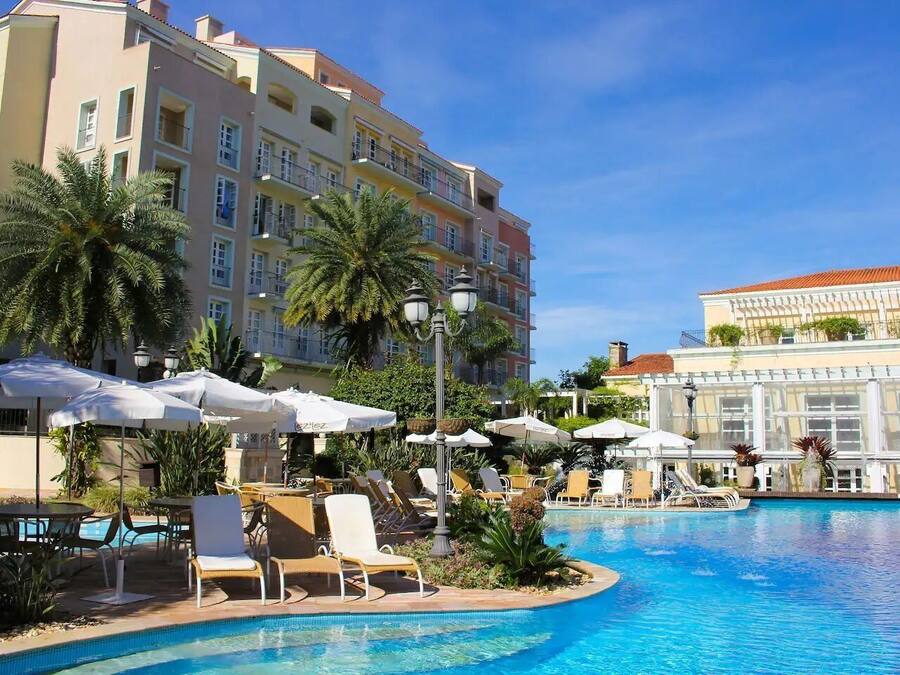 Signature Apartment | Kolam renang | Kolam renang tertutup, kolam renang terbuka