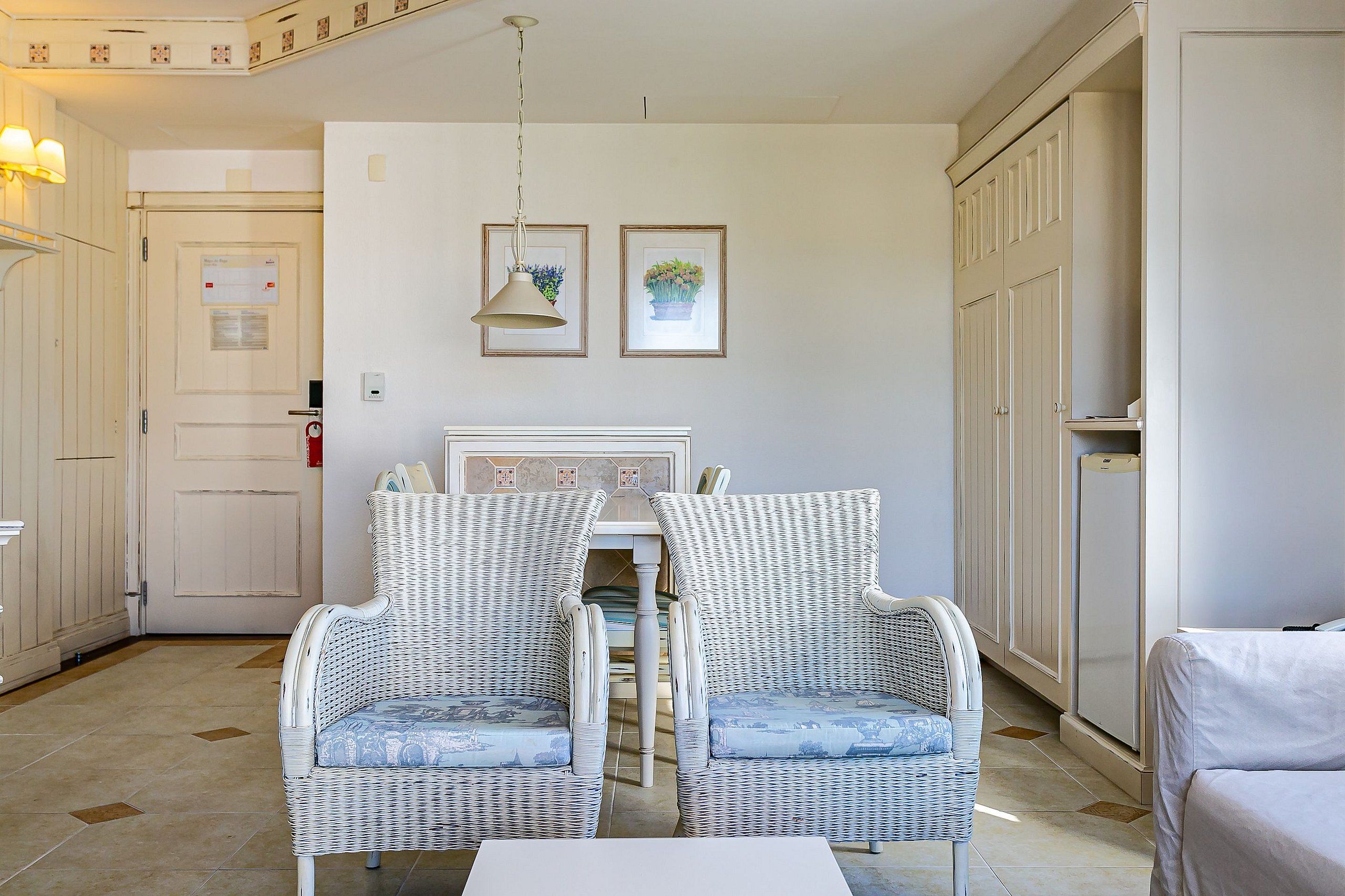 Apartamento básico | Zona de estar