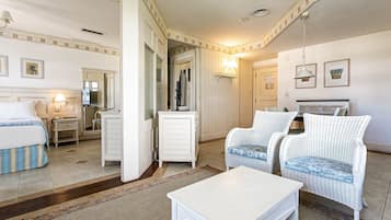 Basic Apartment | 1 bedroom, WiFi (free), bed sheets