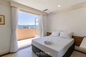 Eenvoudig appartement | 2 slaapkamers, een kluis op de kamer, verduisterende gordijnen