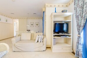 Apartament bàsic | Sala d'estar | Televisor
