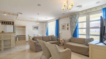 Basic Apartment | Living area | TV