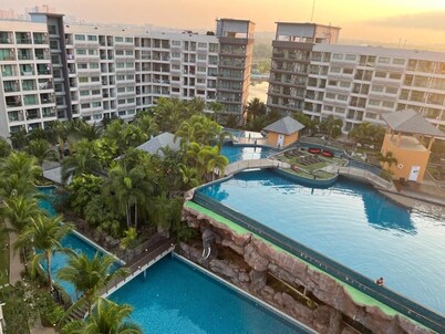 The biggest pools in Pattaya for monthly vacation. Close to Pattaya Beaches.