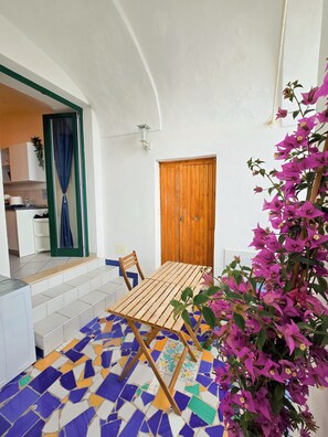 Deluxe-Apartment, Buchtblick | Terrasse/Patio