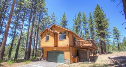 Enormous luxury cabin rental in unbeatable South Tahoe location