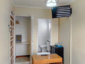 Standard Room, City View | 1 bedroom, minibar, free WiFi, bed sheets