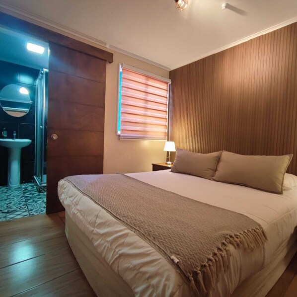 Estudi en suite clàssic, vistes al pati | Minibar, wifi gratuïta i roba de llit 