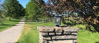 Bluegrass Farmhouse located on large farm near Louisvillle