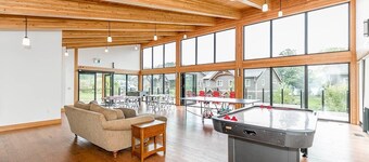 4 bed 3 bath Villa on Lake Muskoka!