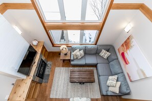 TV, fireplace, table football - 3 + bed 2 bath Villa on Lake Muskoka (Bracebridge)