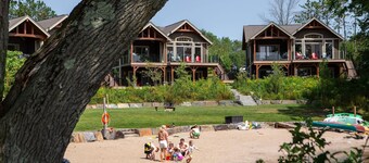 3 + bed 2 bath Villa on Lake Muskoka