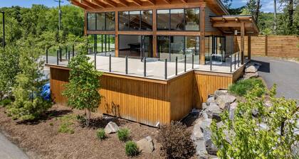 2 bed 1.5 bath Villa on Lake Muskoka