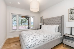 4 bedrooms, free WiFi, bed sheets