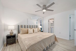 1 slaapkamer, een bureau, reisbedje, gratis wifi