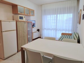 公寓, 1 間臥室, 陽台, 城市景觀 | 用餐區