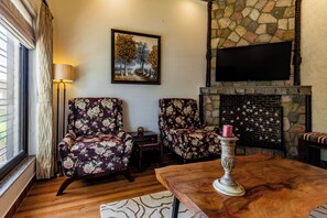 Villa, 3 Bedrooms, Smoking, Balcony | Living room