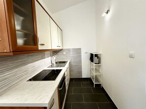 Fridge, microwave, oven, stovetop - Cozy Apartment Nelo near the beach (Vir)