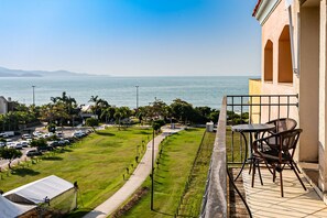 Basic Apartment | Outdoor dining - Coberturas sofisticadas no IL Campanario Resort ILCTOPM (Florianópolis)