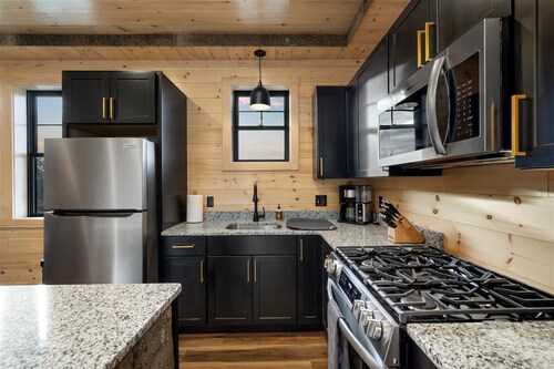 Cozy Trailside Lodge #1