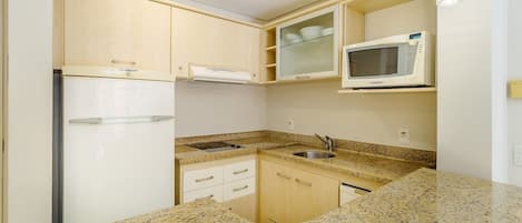 Basic-Apartment | Eigene Küche | Kühlschrank, Mikrowelle, Kochgeschirr/Geschirr/Besteck