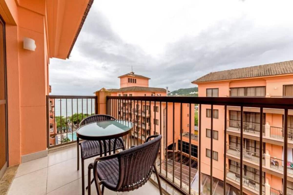 Basic Apartment | Outdoor dining