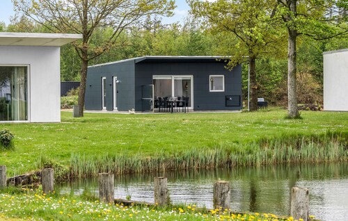 Lovely home in Ringkøbing with kitchen