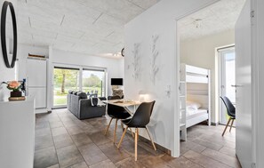 3 bedrooms, free WiFi