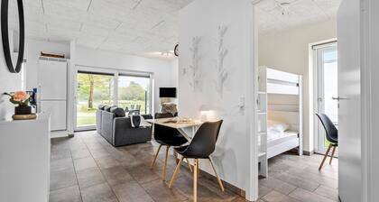Lovely home in Ringkøbing with kitchen