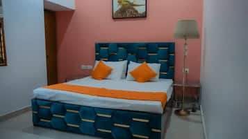 5 bedrooms, iron/ironing board, WiFi, bed sheets