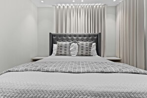 2 bedrooms, desk, iron/ironing board, WiFi