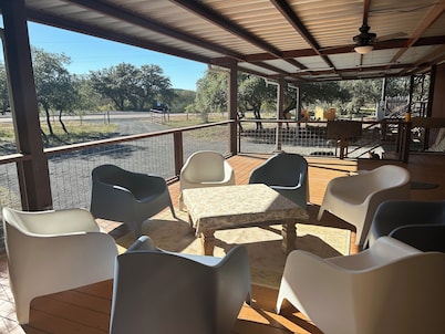 Concan Leakey area - 20 mins to Garner Park, Reagan Wells, Dry Frio River 