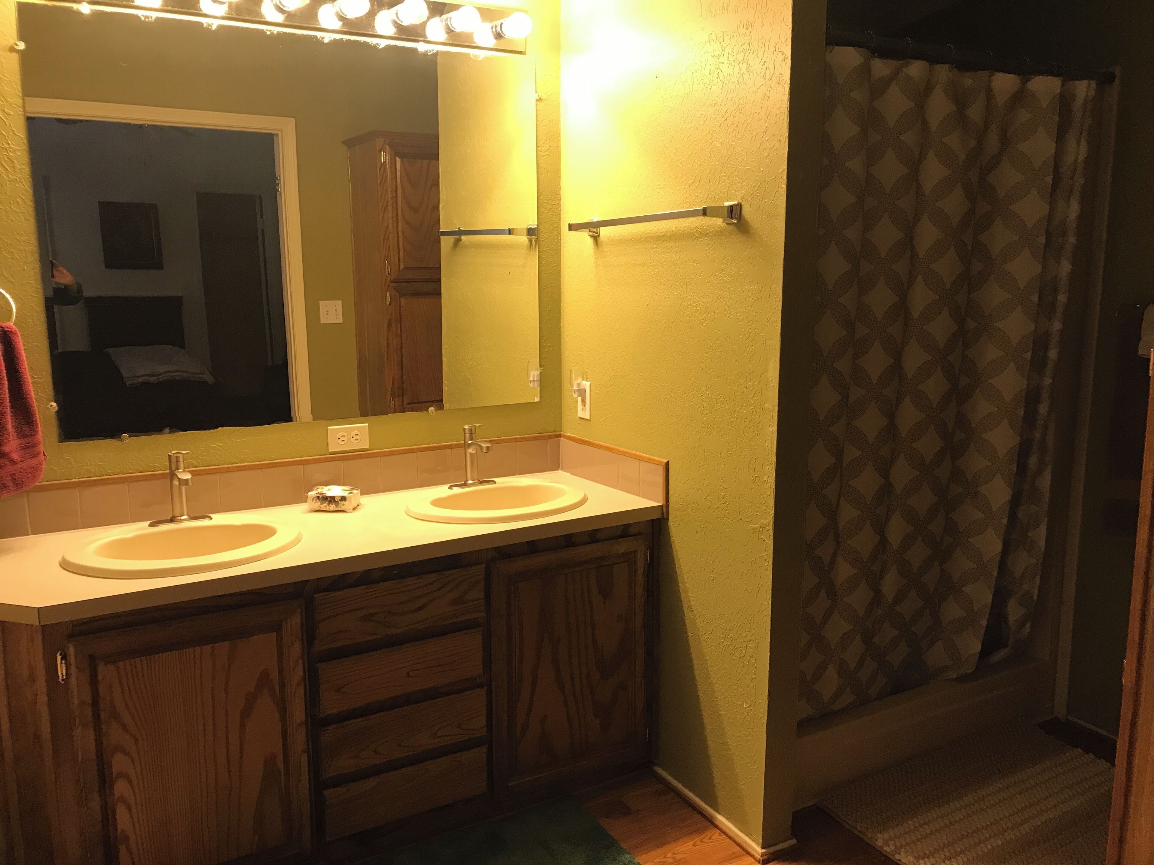 Jetted tub, hair dryer, towels, soap