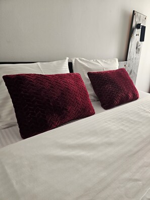 Minibar, con arredamento individuale, postazione laptop, tende oscuranti