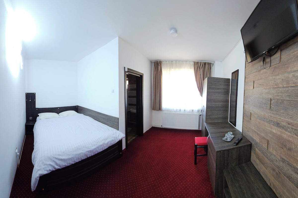 Comfort Double Room, Mountain View | 2 bedrooms, minibar, individually furnished, laptop workspace