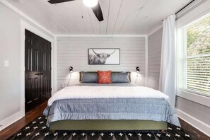 4 bedrooms, desk, iron/ironing board, WiFi