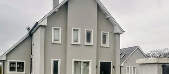 2 bedroom house near Athy, 45 minutes by train to Dublin