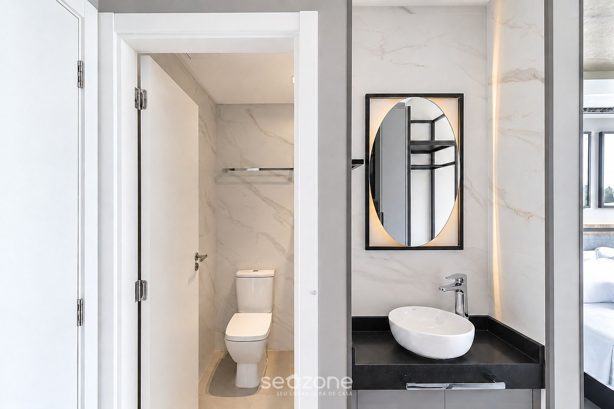 Apartment | Bathroom | Shower, hair dryer, towels, soap