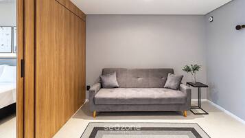 Apartment | Living area | TV