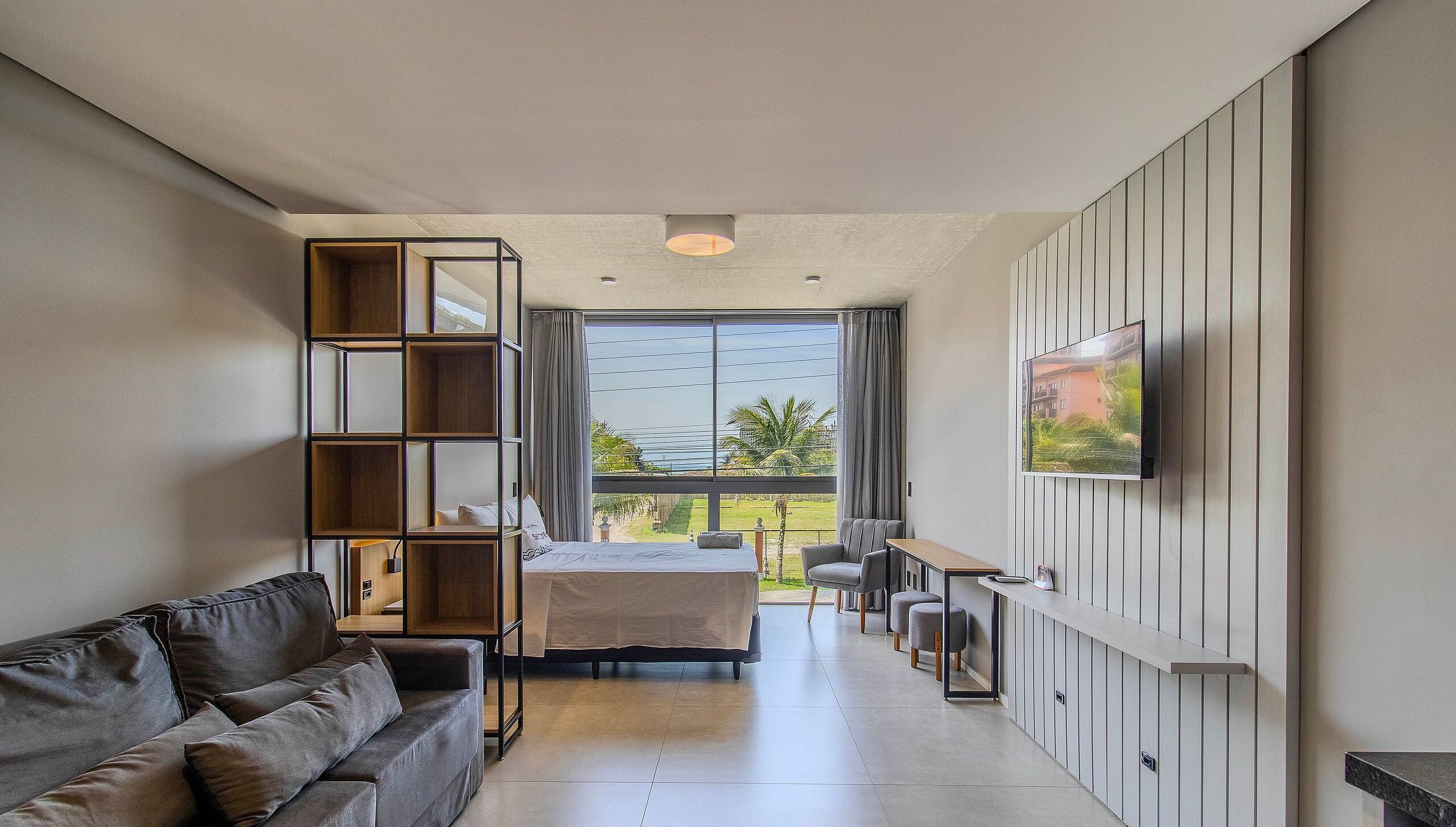 Estúdio básico | Área de estar | TV