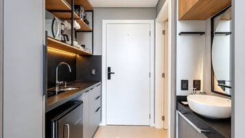 Apartment | Badezimmer | Dusche, Haartrockner, Handtücher, Seife